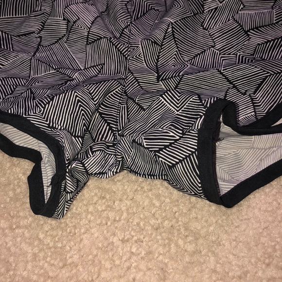Black and White nike shorts - Picture 5 of 9